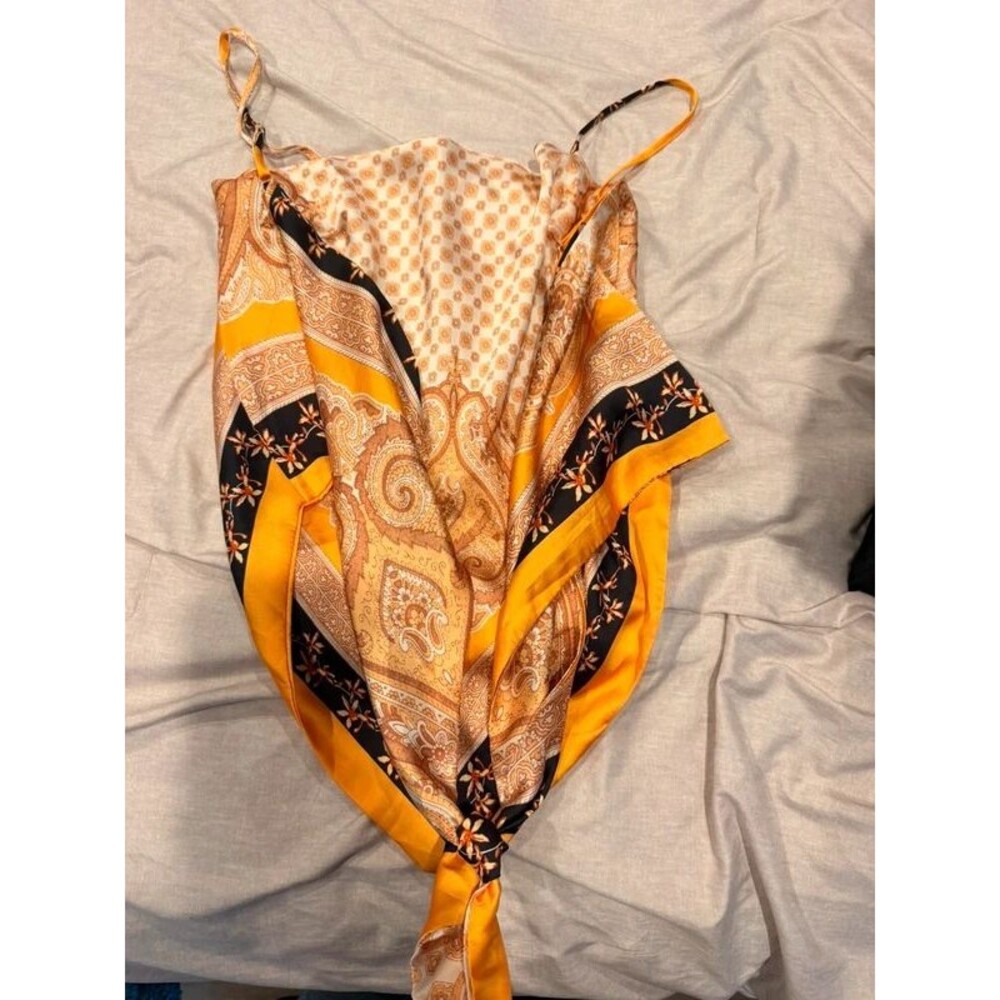 Tiny top - Picture 2 of 3